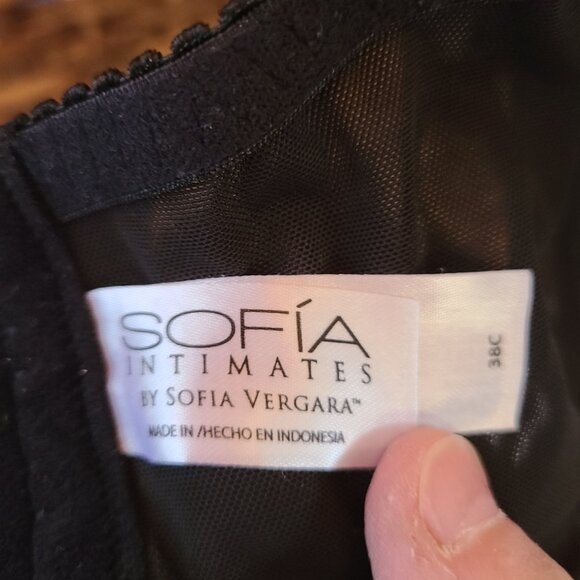 Sofia Vergara Intimates Women's Size 38C Long Line Black Cami Bra - Picture 6 of 6